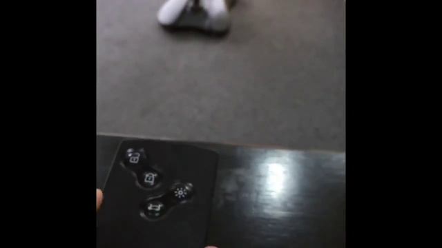 Renault card key won't go in slot because the key ring hole is at the wrong end! смотреть онлайн