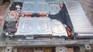 Короткий ролик как устроена батарея Nissan E-NV200