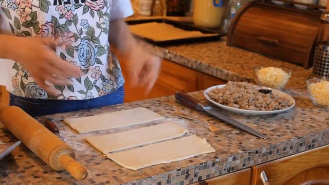 Слойки с индейкой и курицей/слоеные пирожки смотреть онлайн