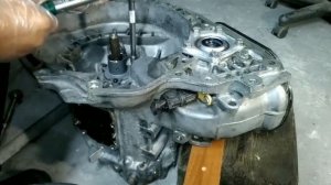 Замена сальников коробки Ланос 1.5 ??