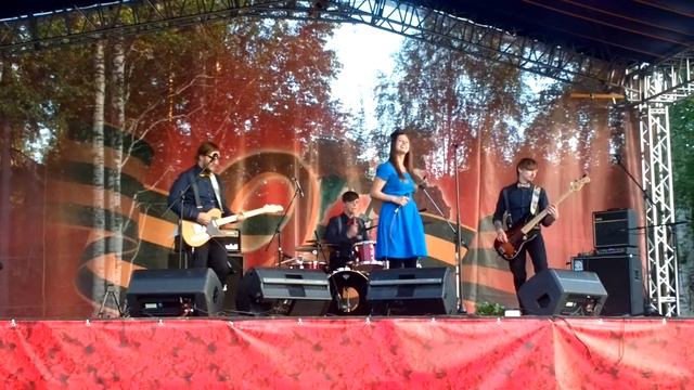 гр. RADИО - "Американ бой" (Комбинация cover) выступление в ЦПКиО 2015.06.10 смотреть онлайн