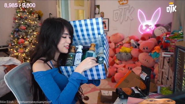Emiru Opens Soap In PO Box Stream смотреть онлайн