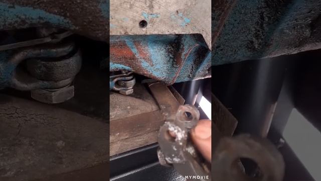 Сломалась лапка сцепления на мтз.Замена с небольшой доработкой. смотреть онлайн