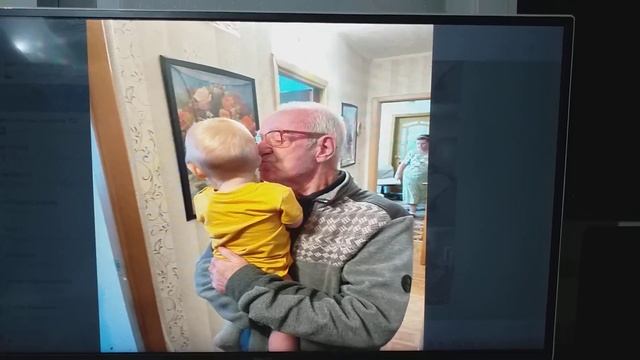Внуку Ярославу надоели мои поцелуи смотреть онлайн