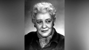 Как Фаина Раневская получила квартиру