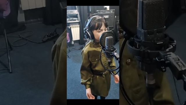 Гречина Полина "И все о той весне" смотреть онлайн