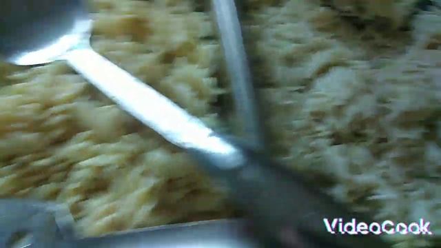 Обед на производстве.