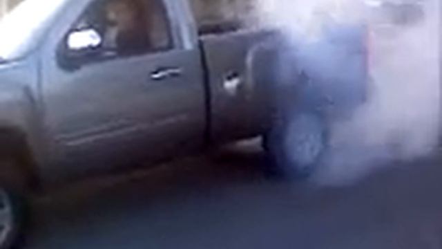 07 Silverado burnout! смотреть онлайн