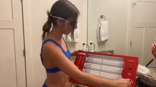 Fiji Sun Tanning Lamp Review l FDA Cleared Home Tanning Lamp l Portable & Convenient смотреть онлайн