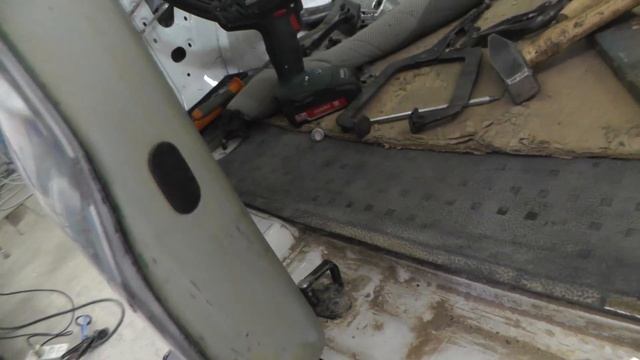 Volkswagen T5. Установка и регулировка двери. смотреть онлайн