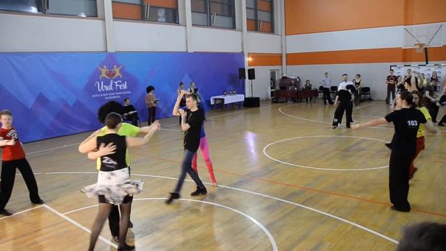 Хастл, Discofox, УралФест 2018, Диско, 18 финала, заход 4, танец 1 смотреть онлайн