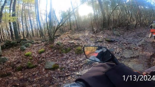 Honda CT 125 Trail and CRF300 Rally up a river смотреть онлайн