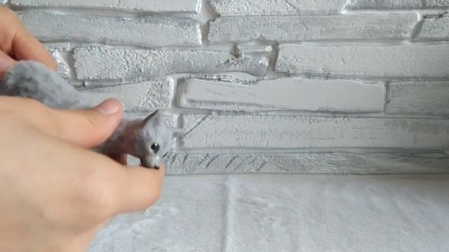 Серо-голубая кошечка | Подвижная игрушка в смешанной технике смотреть онлайн