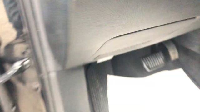 Проверка ошибок на приборке, подкапотное пространство Geely Tugella смотреть онлайн