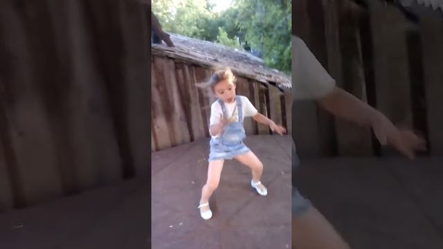 Танцы на крыше гаража смотреть онлайн