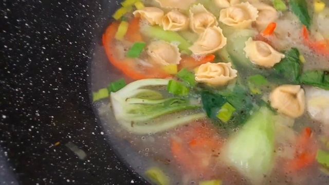 Суп с Равиоли ???? и овощами за 15 минут на курином бульоне ??/Soupe Aux Légumes Et ? Raviolis .