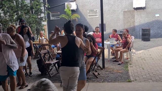 18/11/2023 - tarde emocionante no Beco do Samba de Tatuí. смотреть онлайн