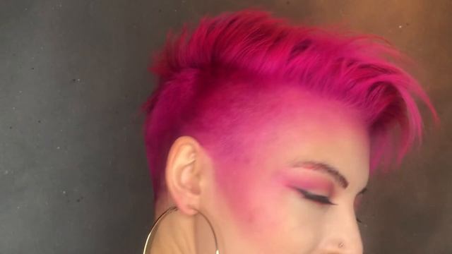 ЯРКО РОЗОВЫЕ ВОЛОСЫ /PINK HAIR / HAIR STYLE / PINKES HAAR HAARSTYLING / PHOTOSHOOTING смотреть онлайн
