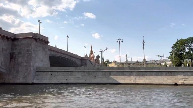 Катание по Москва реке смотреть онлайн