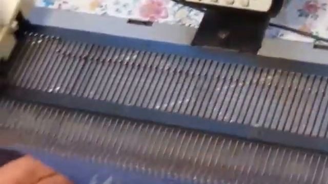 Вязание спицами крючком и на вязальной машине Нева-5 смотреть онлайн