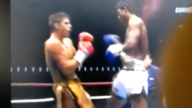 Buakaw Por Pramuk Белый лотос король ринга по муай тай