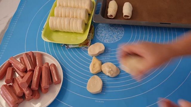 ВКУСНЫЕ СОСИСКИ В СЛОЕННОМ ТЕСТЕ смотреть онлайн