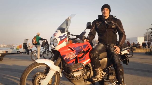 Обзор Honda Africa Twin XRV750 RD07 1996 смотреть онлайн