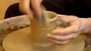 Делаем кружку на гончарном круге