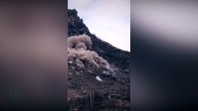 САМЫЕ МАССИВНЫЕ КАМНЕПАДЫ И ОБВАЛЫ снятые на камеру смотреть онлайн