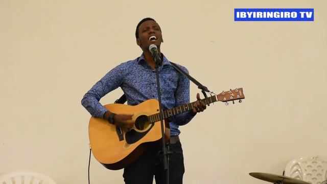 Papi clever akoze benshi ku mitima mu ndirimbo Mfite impamvu z' ibfatika , Narakwiboneye,ndafashijw смотреть онлайн