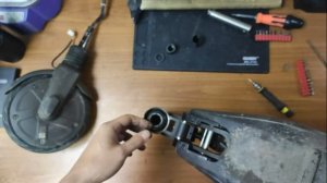 Как убрать люфт в переднем колесе NINEBOT ES2