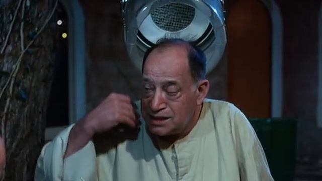 Mon Cure Chez Les Nudistes 1982