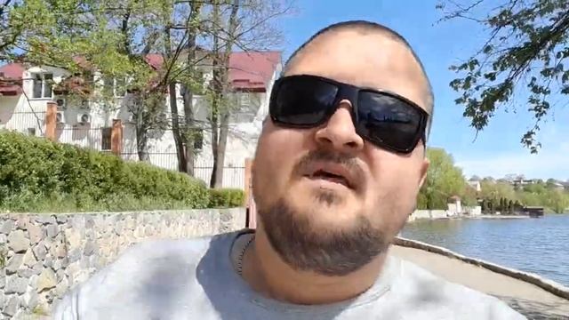 Жирдяй на фитнесе. Раздавил самокат. Обжорство. Марафон. 03.05.2023 смотреть онлайн