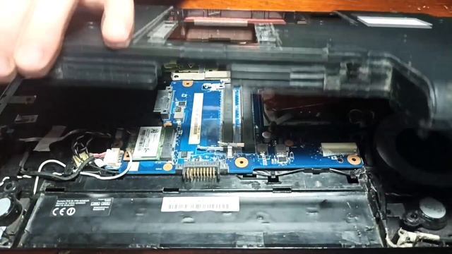 Я заработал $100+ на перепродаже ноутбуов | Мини-гайд по ремонту смотреть онлайн