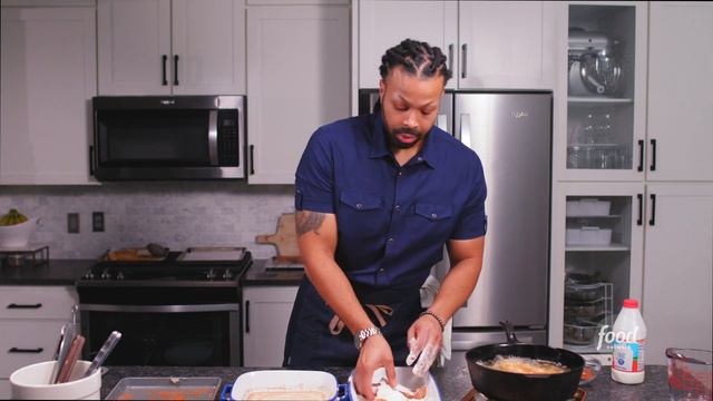 Kenneth Temple's Fried Fish Po' Boys | An Introduction to Cajun and Creole Cooking | Food Network смотреть онлайн