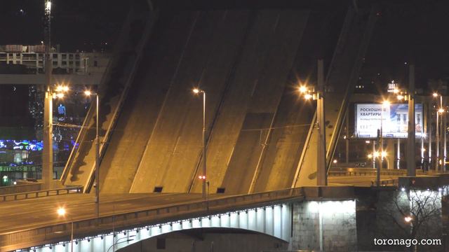 Разводка Кантемировского моста  Raising of the Kantemirovsky drawbridge