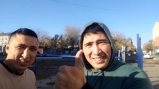 БРУСЬЯ ИГРА ТРЕНИРОВКА КТО СДЕЛАЕТ БОЛЬШЕ И ХОДЬБА НА БРУСЬЯХ РУКАМИ #abalife #sport #брусья смотреть онлайн