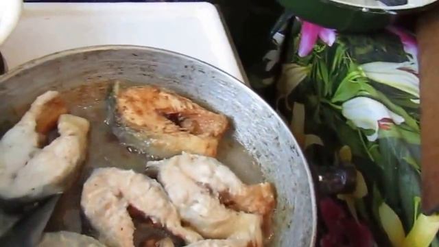 Как с одной рыбы Горбуши поджарить и сделать уху смотреть онлайн