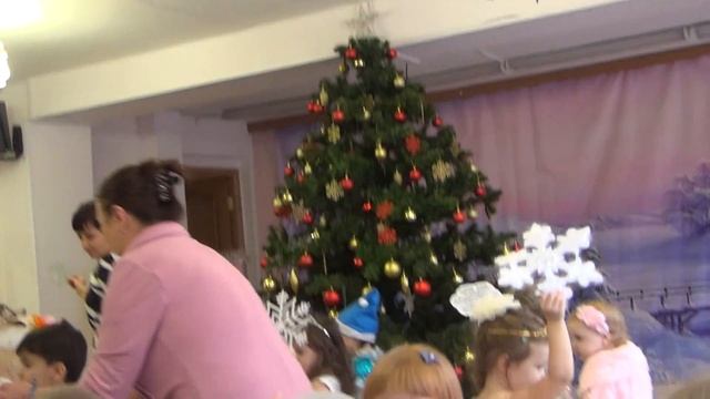 2015.12.30 НГ Маши в дет саду. Танец со снежинками смотреть онлайн