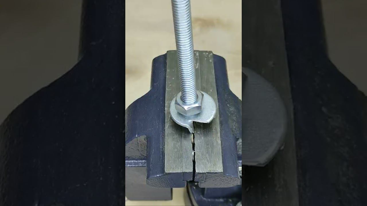 Секрет опытных мастеров! Как легко сделать надежный крепеж для деревянных конструкций? #shorts смотреть онлайн