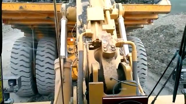 988Н и Белаз 75131 смотреть онлайн