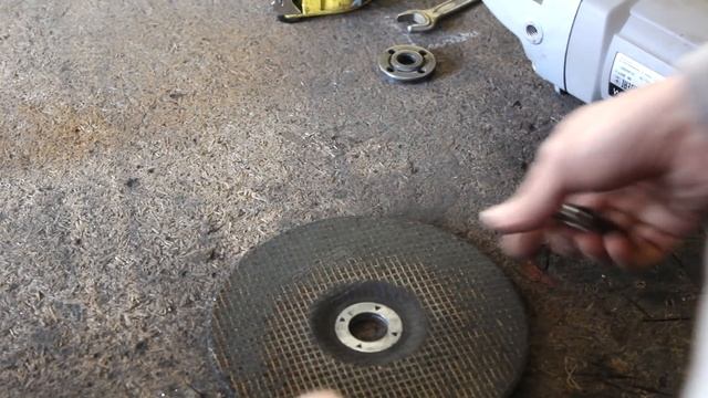 Хорошая идея для болгарки,замена фрезеру. In the right hands and dick tool смотреть онлайн