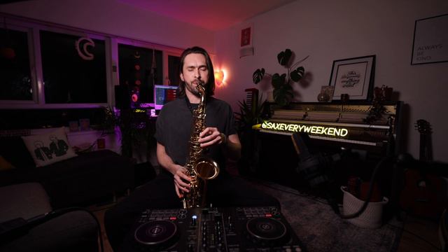 Crazy What Love Can Do - Sax Every Weekend (David Guetta, Becky Hill, Ella Henderson, James Carter) смотреть онлайн
