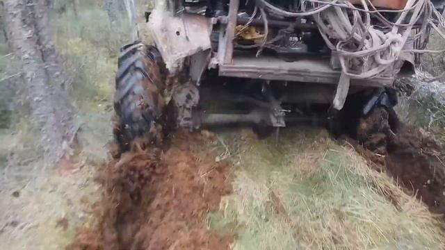 Болотный драйв на самодельном тракторе смотреть онлайн