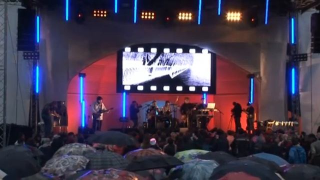 Сурганова и Оркестр - Забирай (Сад Эрмитаж, 2009) смотреть онлайн