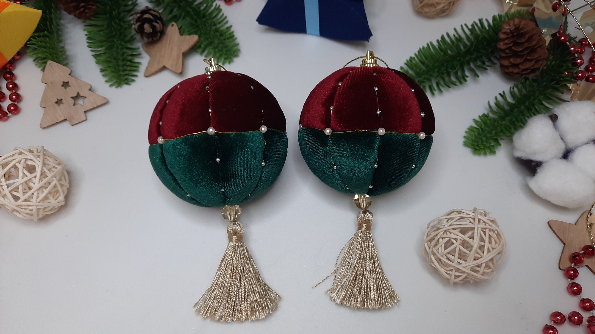 Королевский бархатный шар на новогоднюю ёлку. Создаём красивую новогоднюю игрушку из бархата смотреть онлайн