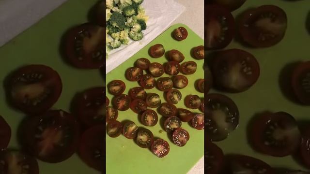 Пирог с брокколи и черри смотреть онлайн