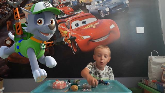 ЧТО НАХОДИТСЯ В ЯЩИКЕ ??? ОТКРЫТИЕ + ЯЙЦО С СЮРПРИЗОМ смотреть онлайн