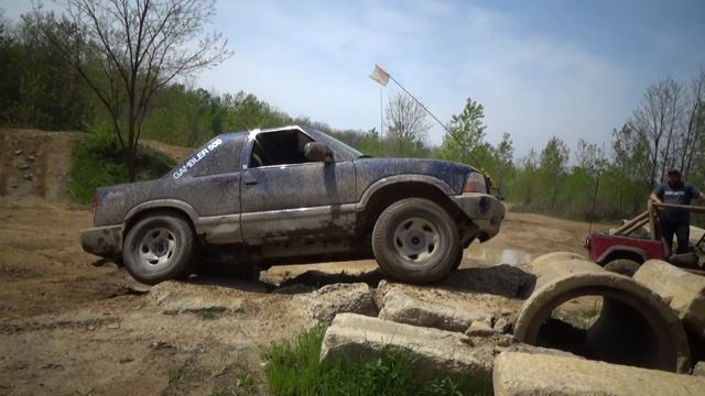 4x4 Adventure: 1996 Chevy Blazer, 2000 GMC Jimmy and a 1988 Jeep YJ смотреть онлайн