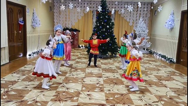 ГБОУ Школа № 1368 Образовательная площадка 4. Танцевальный коллектив "СЕРПАНТИН", танец "ВАЛЕНКИ" смотреть онлайн